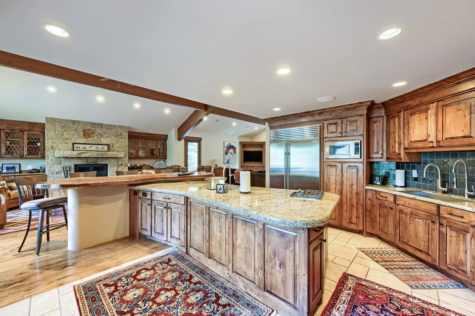 House, 4 Bedrooms | Private kitchen | Coffee/tea maker, fridge, oven, electric kettle