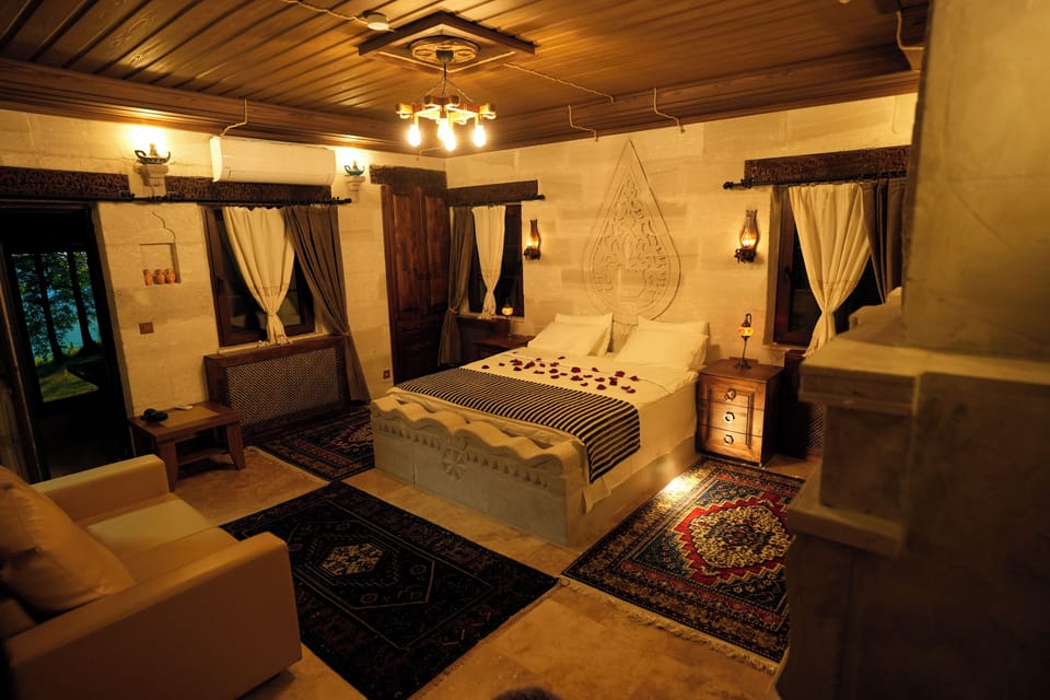 Luxury Suite | In-room safe, individually decorated, individually furnished, desk