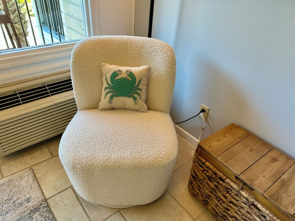 Living room - Comfy swivel chair