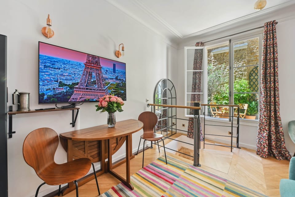 Eiffel Apartment (D2) – La Maison Kléber