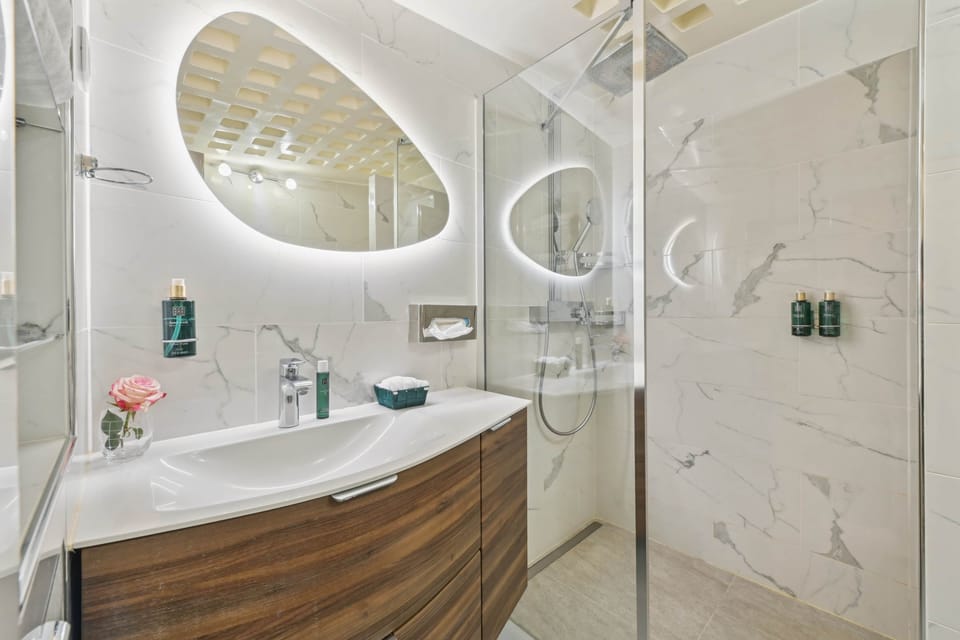 Eiffel Apartment (D2) – La Maison Kléber