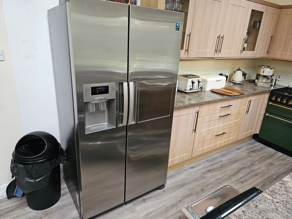 House | Private kitchen | Fridge, microwave, oven, stovetop