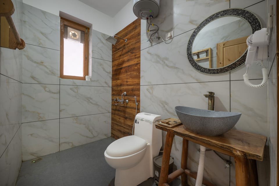 Premium Room, Valley View | Bathroom | Shower, free toiletries, towels, soap