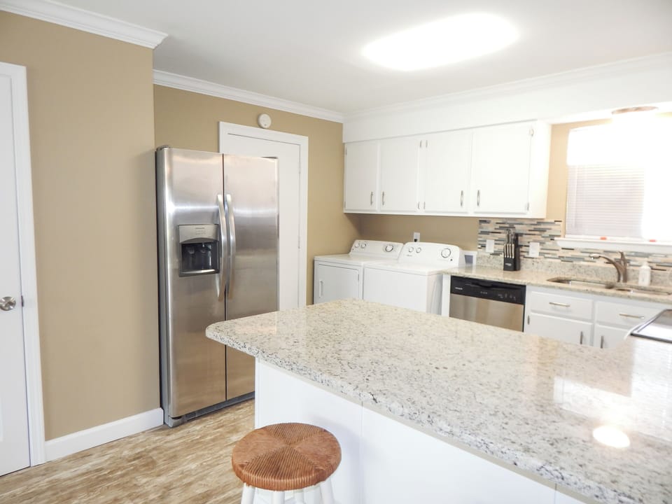 Kitchen Bar 