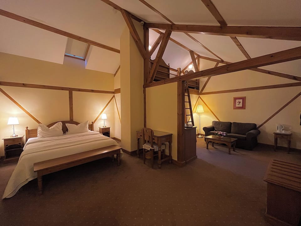 Family Suite | Individually decorated, individually furnished, desk, laptop workspace