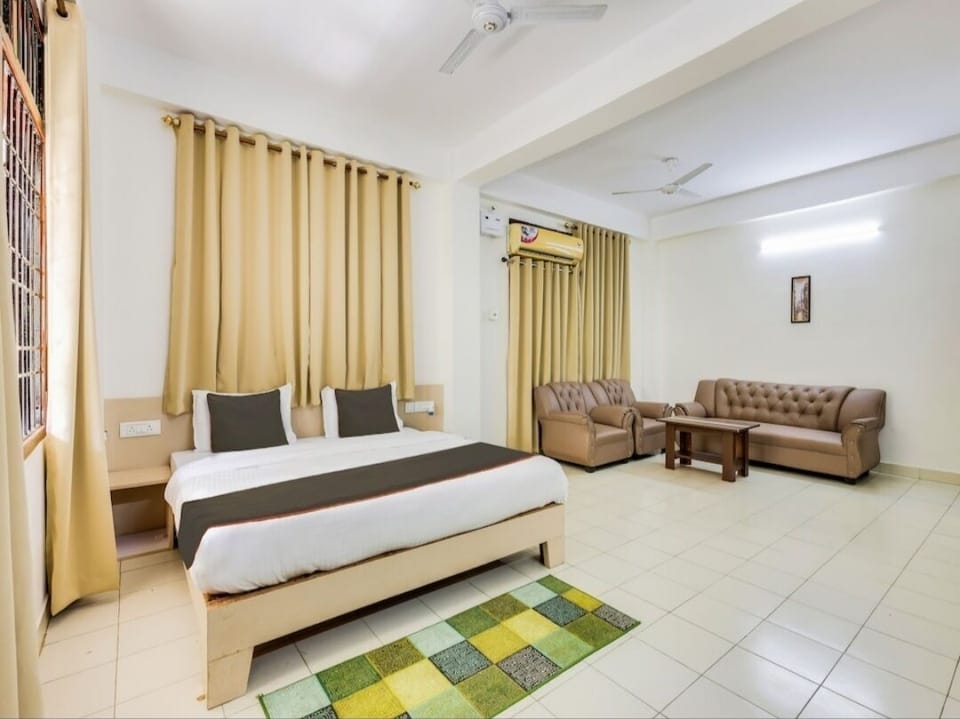 Deluxe Double Room, 1 Bedroom, Mountain View | Pillowtop beds, free WiFi, bed sheets