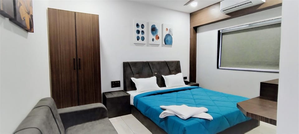 Deluxe Room, 1 Double Bed | Desk, laptop workspace, iron/ironing board, free WiFi
