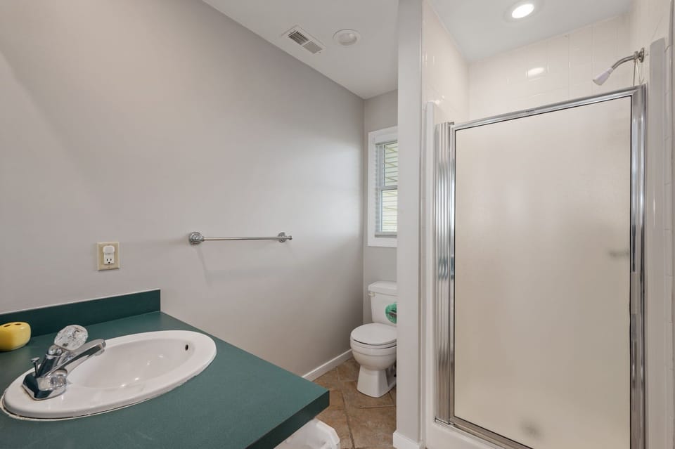 OH103: Beach Haven | TL Full Bath