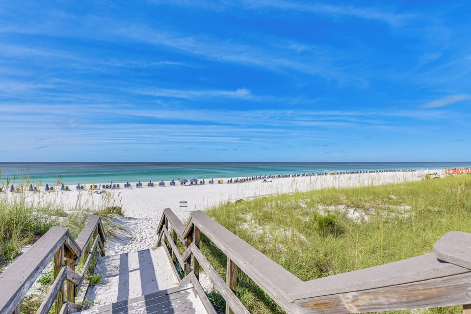 Community Amenities | Private Beach Access & Parking (0.4 Miles Away)