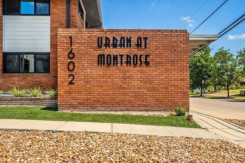 Welcome to Urban at Montrose – your Houston hideaway!