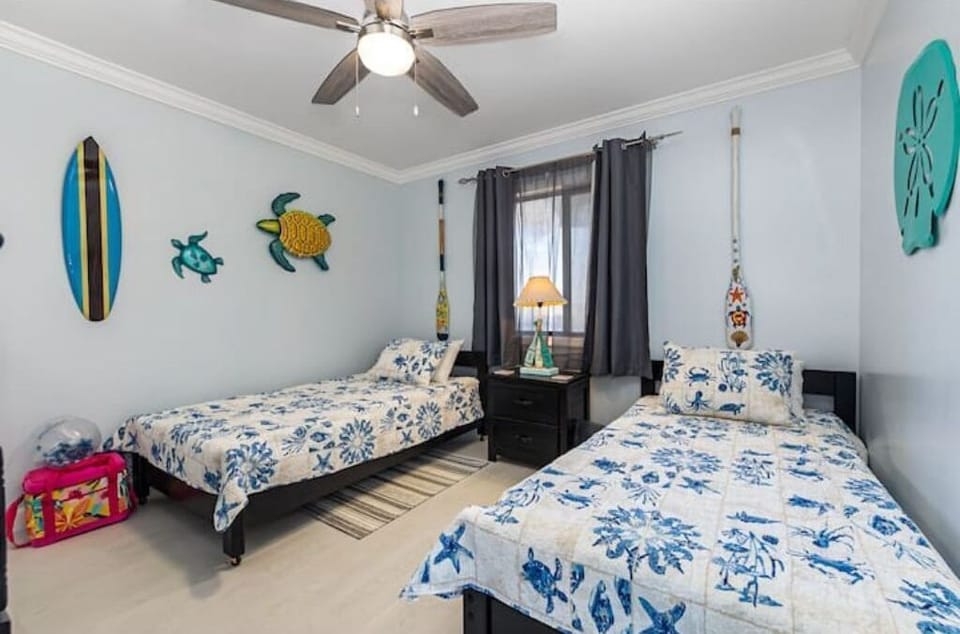 Guest bedroom ideal for kids but suitable for adults. 