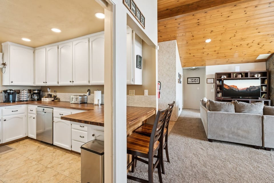 Kitchen with seating counter