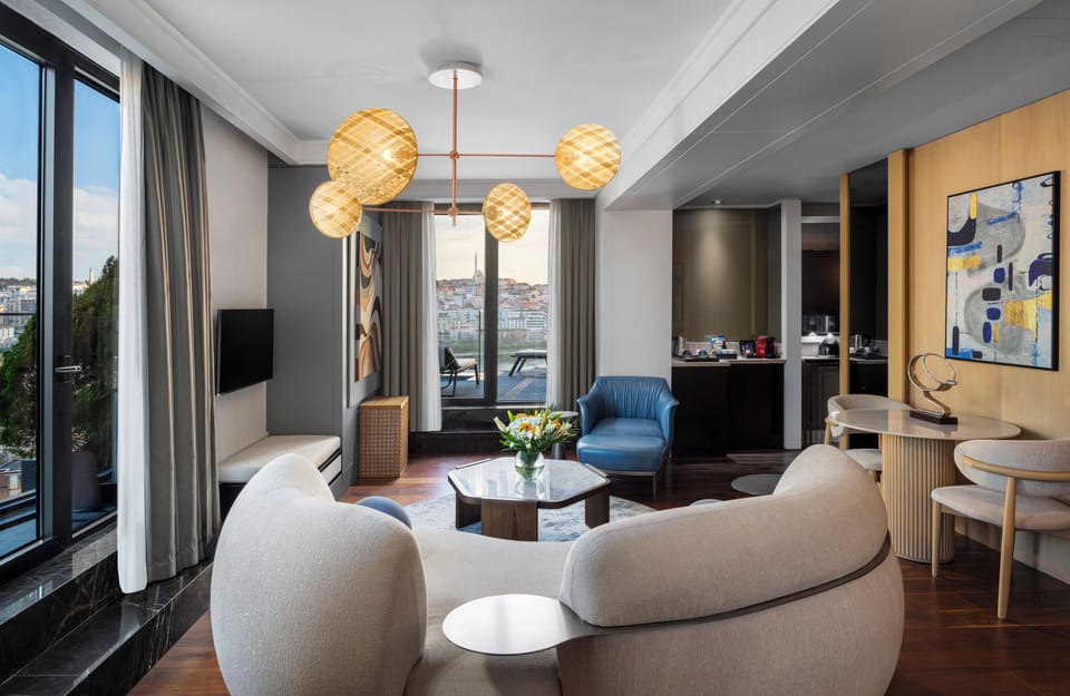 Suite, 1 King Bed (Golden Horn) | Premium bedding, minibar, in-room safe, desk