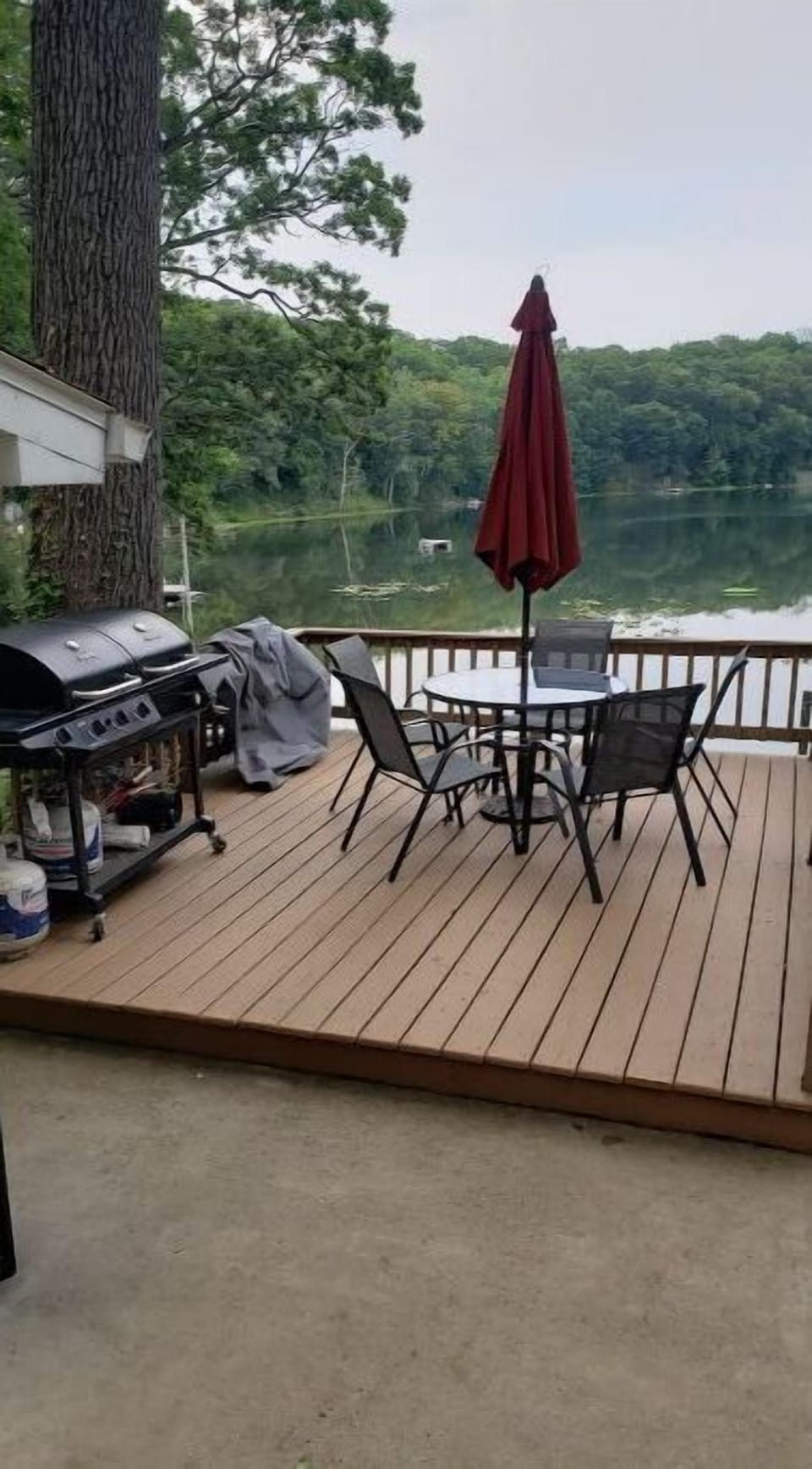 patio with seating and gas/charcoal grill. must bring own charcoal. 