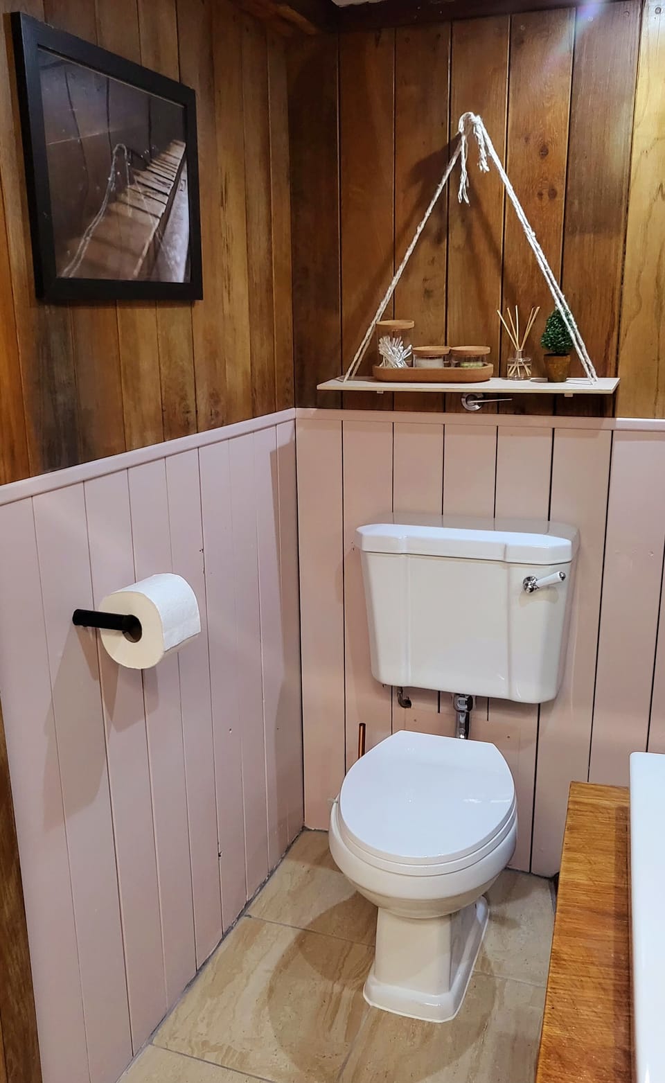 Inner Dowsing Lightship Bed and Breakfast in Rochester