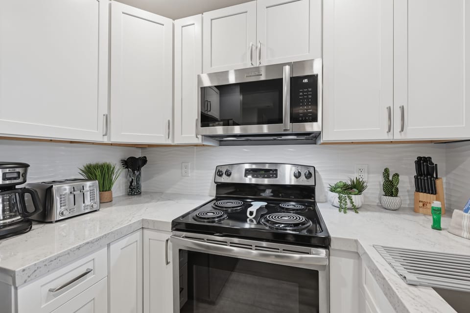 A fully stocked kitchen equipped with everything you need to cook your favorite vacation meals.