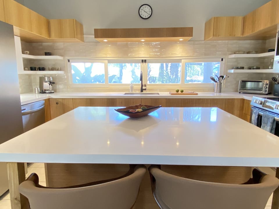Big, social kitchen! Perfectly designed for cooking with friends...or watching!