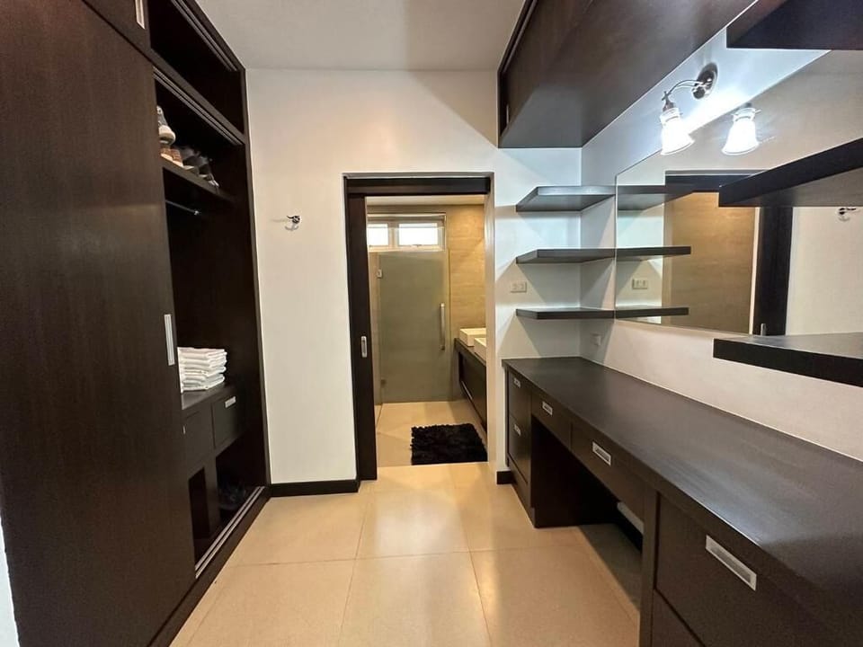 Luxury Villa | Wardrobe