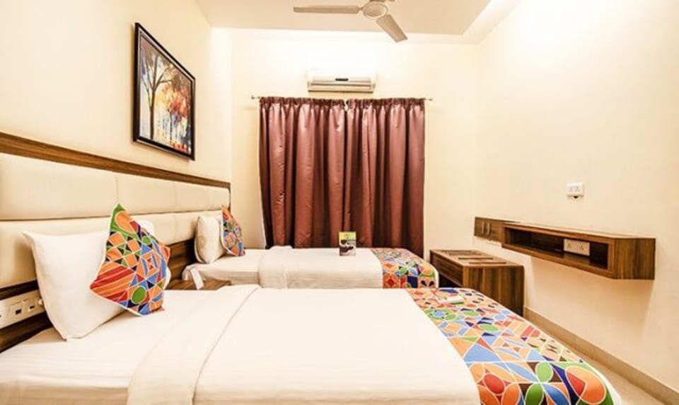 Luxury Suite | Egyptian cotton sheets, premium bedding, in-room safe, free WiFi