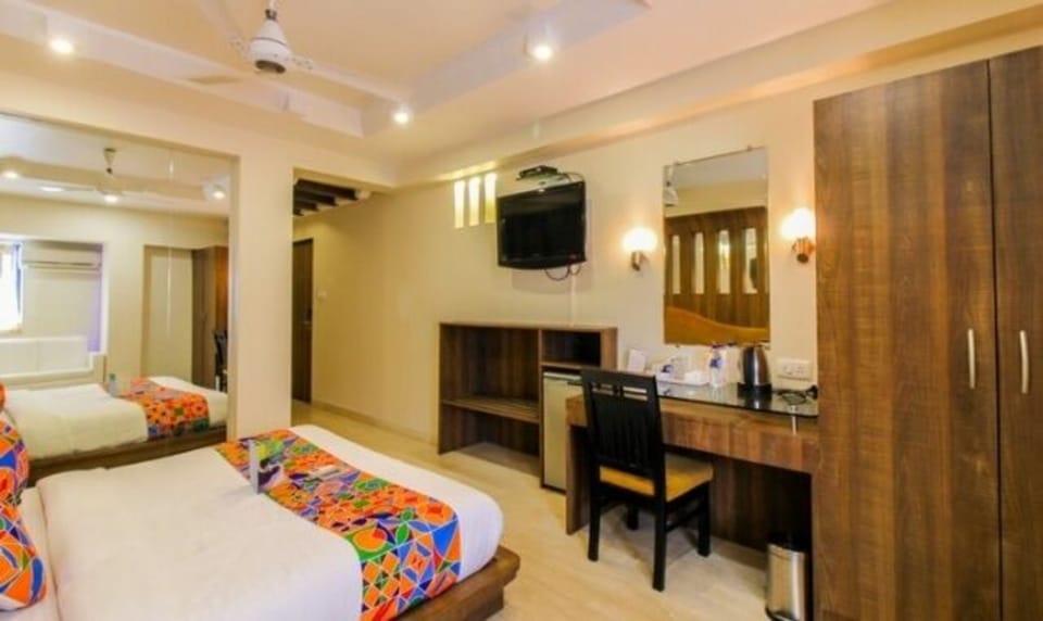 Egyptian cotton sheets, premium bedding, in-room safe, free WiFi