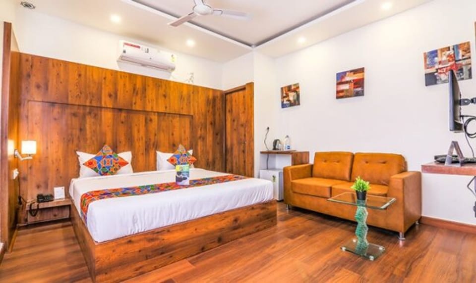 Egyptian cotton sheets, premium bedding, in-room safe, free WiFi