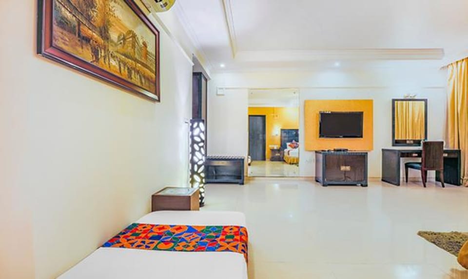 Egyptian cotton sheets, premium bedding, in-room safe, free WiFi