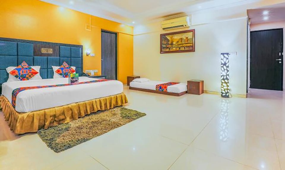 Luxury Suite | Egyptian cotton sheets, premium bedding, in-room safe, free WiFi
