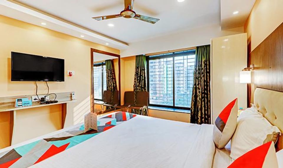 Egyptian cotton sheets, premium bedding, in-room safe, free WiFi
