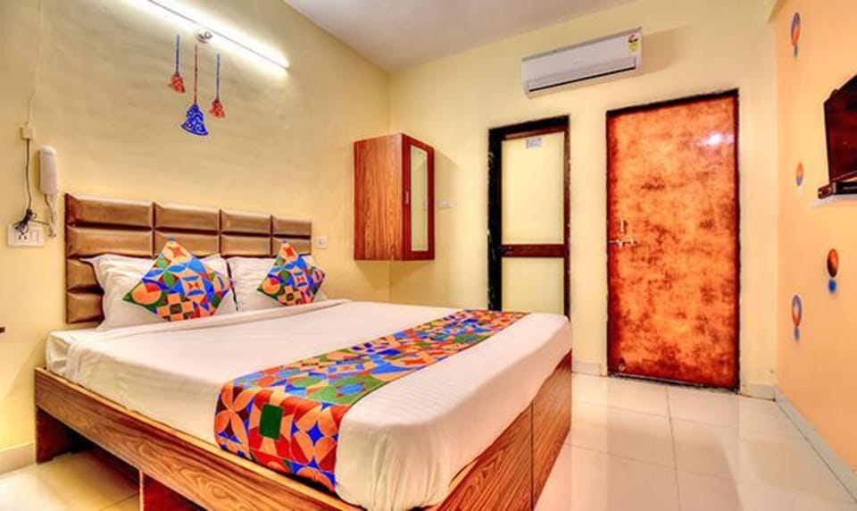 Egyptian cotton sheets, premium bedding, in-room safe, free WiFi