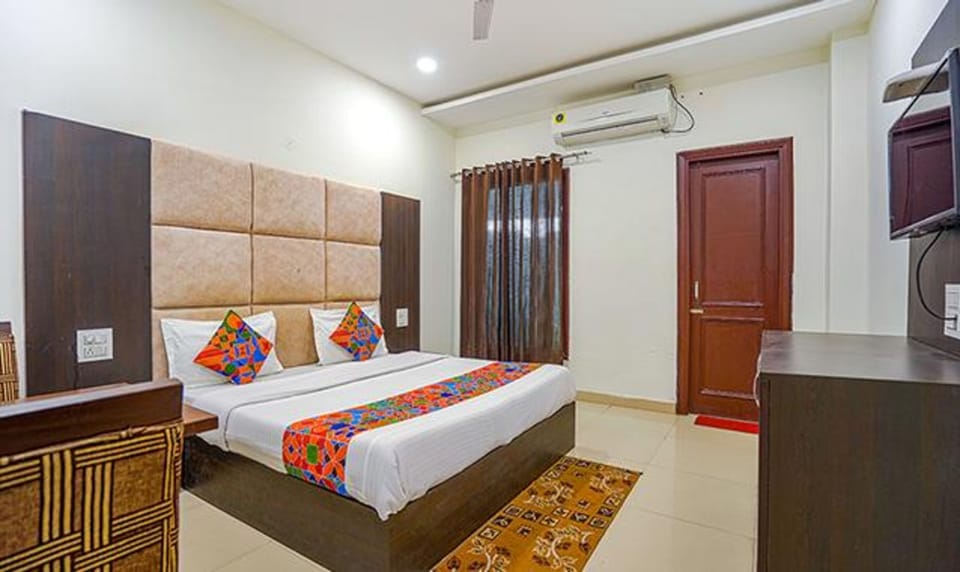 Deluxe Room | Egyptian cotton sheets, premium bedding, in-room safe, free WiFi