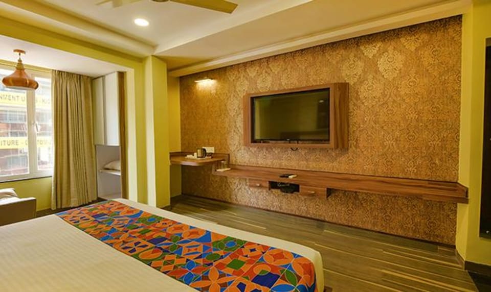 Egyptian cotton sheets, premium bedding, in-room safe, free WiFi