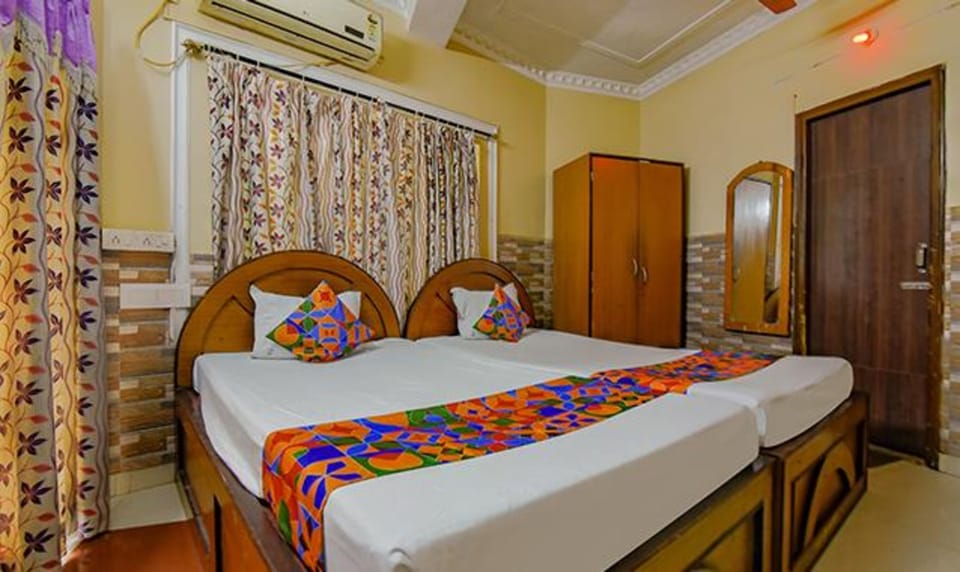 Egyptian cotton sheets, premium bedding, in-room safe