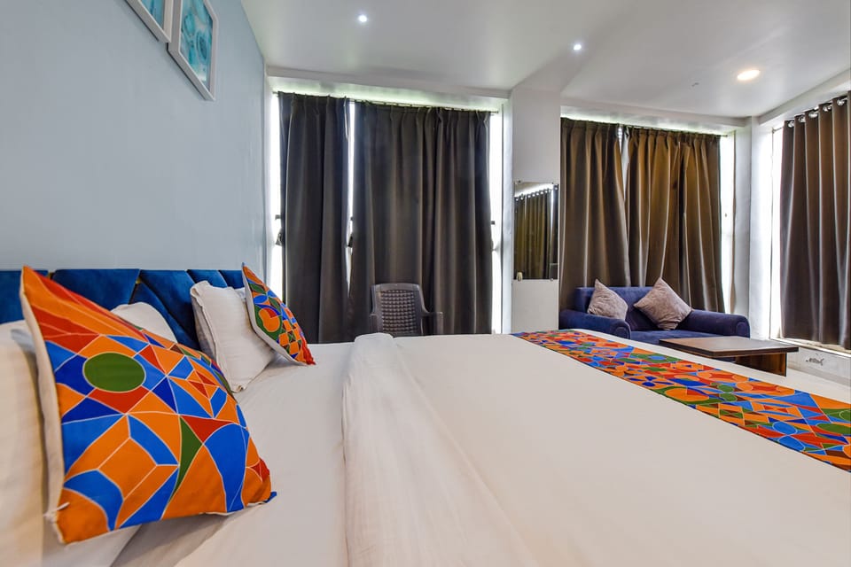 Egyptian cotton sheets, premium bedding, in-room safe, free WiFi