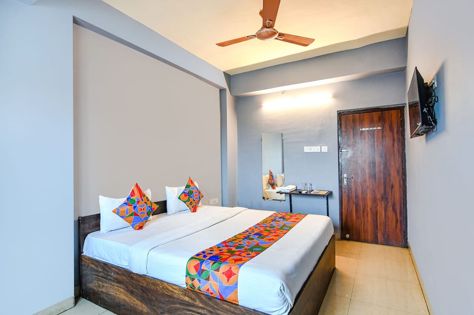Egyptian cotton sheets, premium bedding, in-room safe, free WiFi