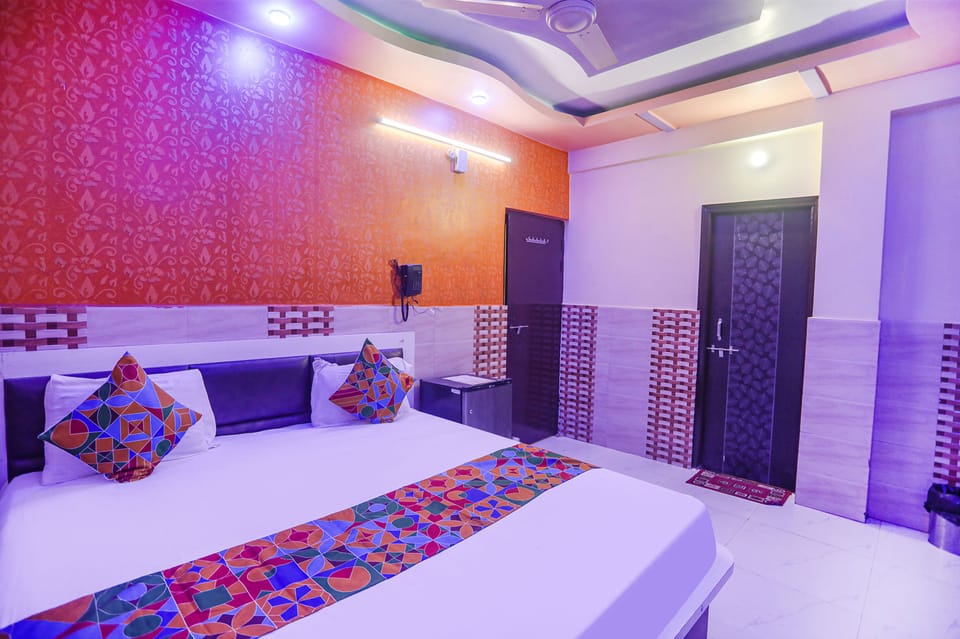 Deluxe Room | Egyptian cotton sheets, premium bedding, in-room safe, desk