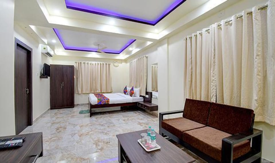 Egyptian cotton sheets, premium bedding, in-room safe, soundproofing