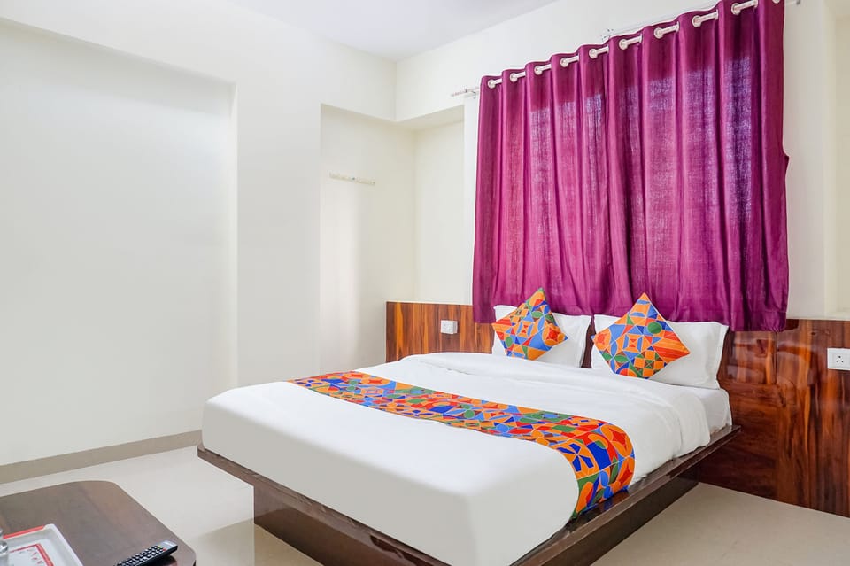 Deluxe Room | Egyptian cotton sheets, premium bedding, in-room safe, free WiFi