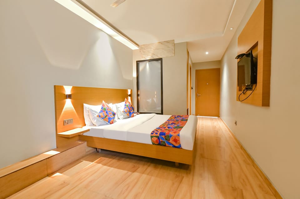 Deluxe Room | Egyptian cotton sheets, premium bedding, in-room safe, free WiFi