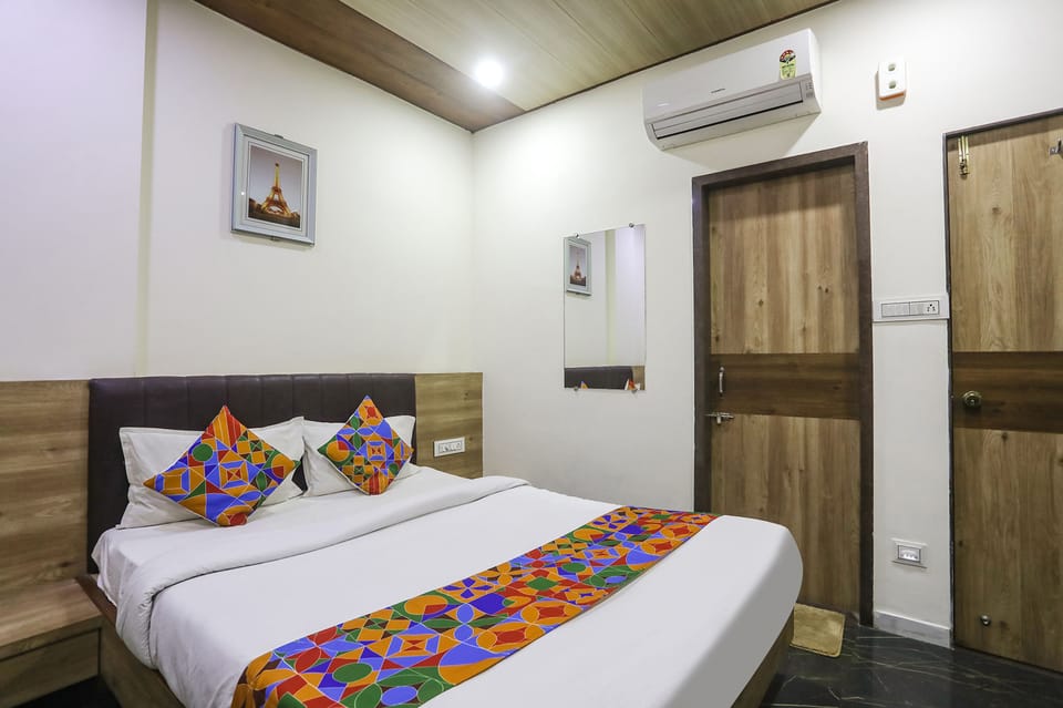 Premium Room | Egyptian cotton sheets, premium bedding, in-room safe, soundproofing