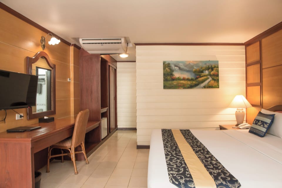 Deluxe Double Room, Pool View | In-room safe, free WiFi, bed sheets