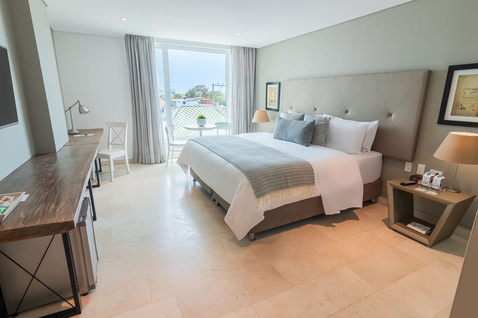 Premium Double Room, 1 Bedroom | Premium bedding, minibar, in-room safe, desk