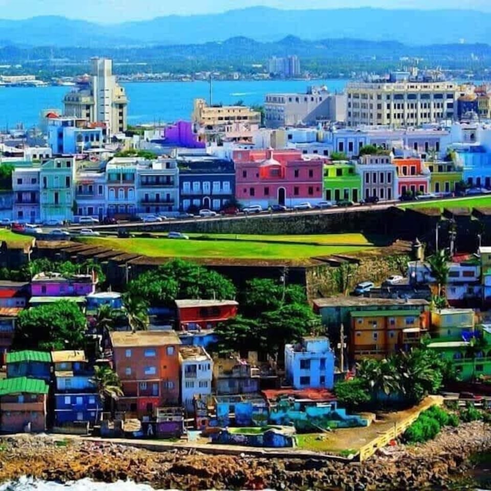 Sightseeing in Old San Juan beautiful La Perla community its the right place to go!  