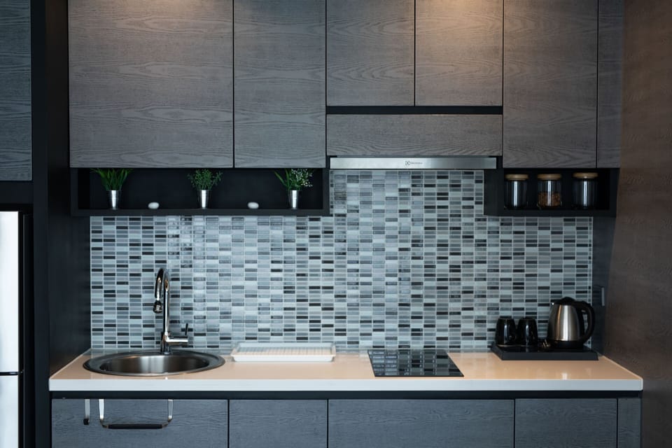 Deluxe Condo | Private kitchen