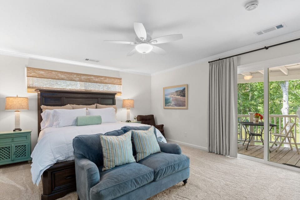 Upstairs King bedroom with crib and bath- #4