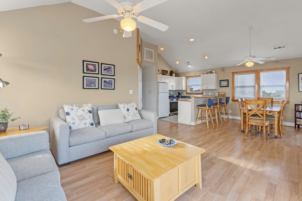 HISA04: Sea Breeze Blue | Top Level Living Area
