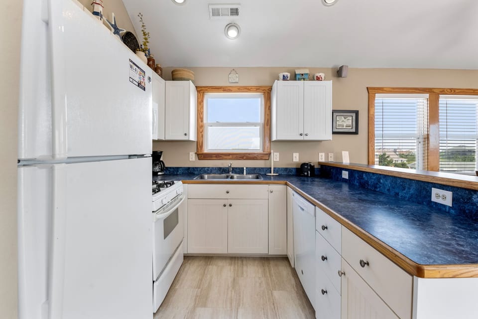 HISA04: Sea Breeze Blue | Top Level Kitchen
