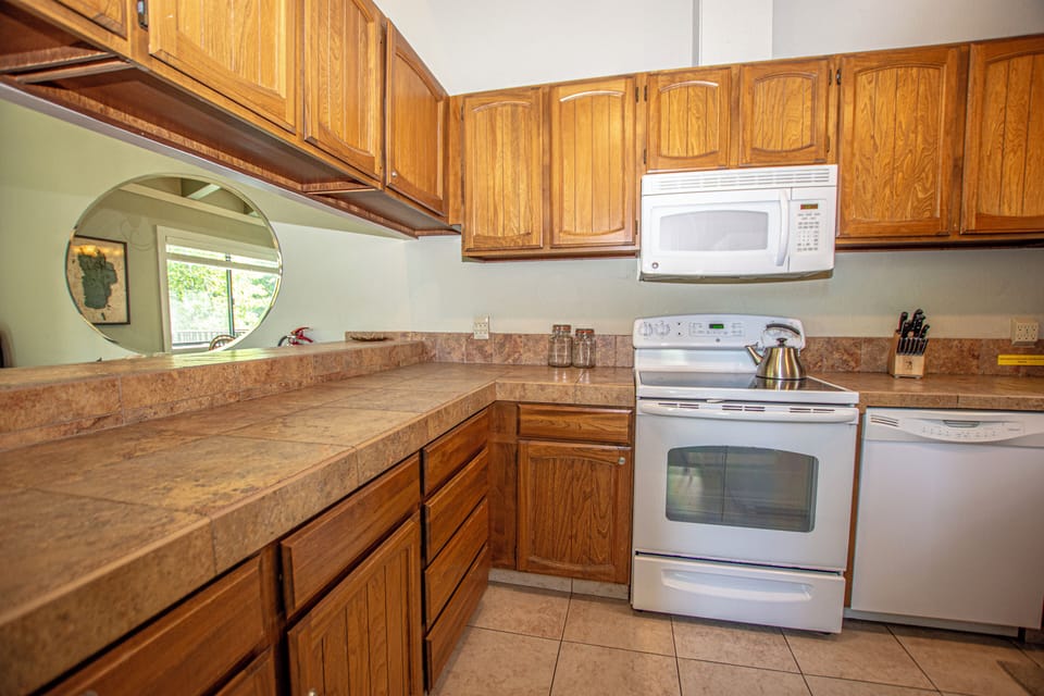 Saint Francis 18 Kitchen - Saint Francis 18 Kitchen