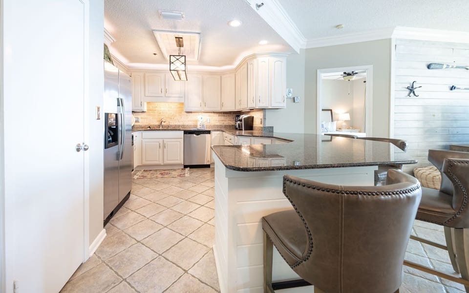 Condo, 3 Bedrooms | Private kitchen | Coffee/tea maker, fridge, oven