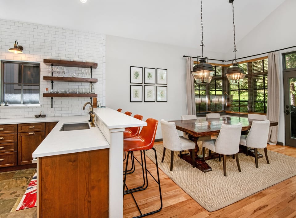 House, 4 Bedrooms | Private kitchen | Fridge, oven, coffee/tea maker, toaster