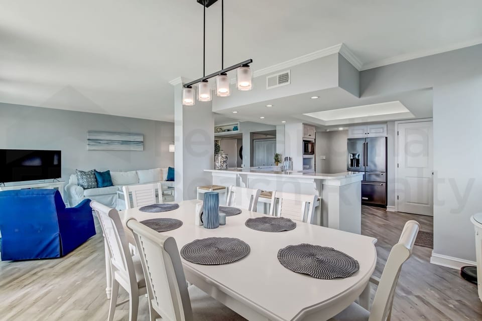 Condo, 3 Bedrooms | Dining